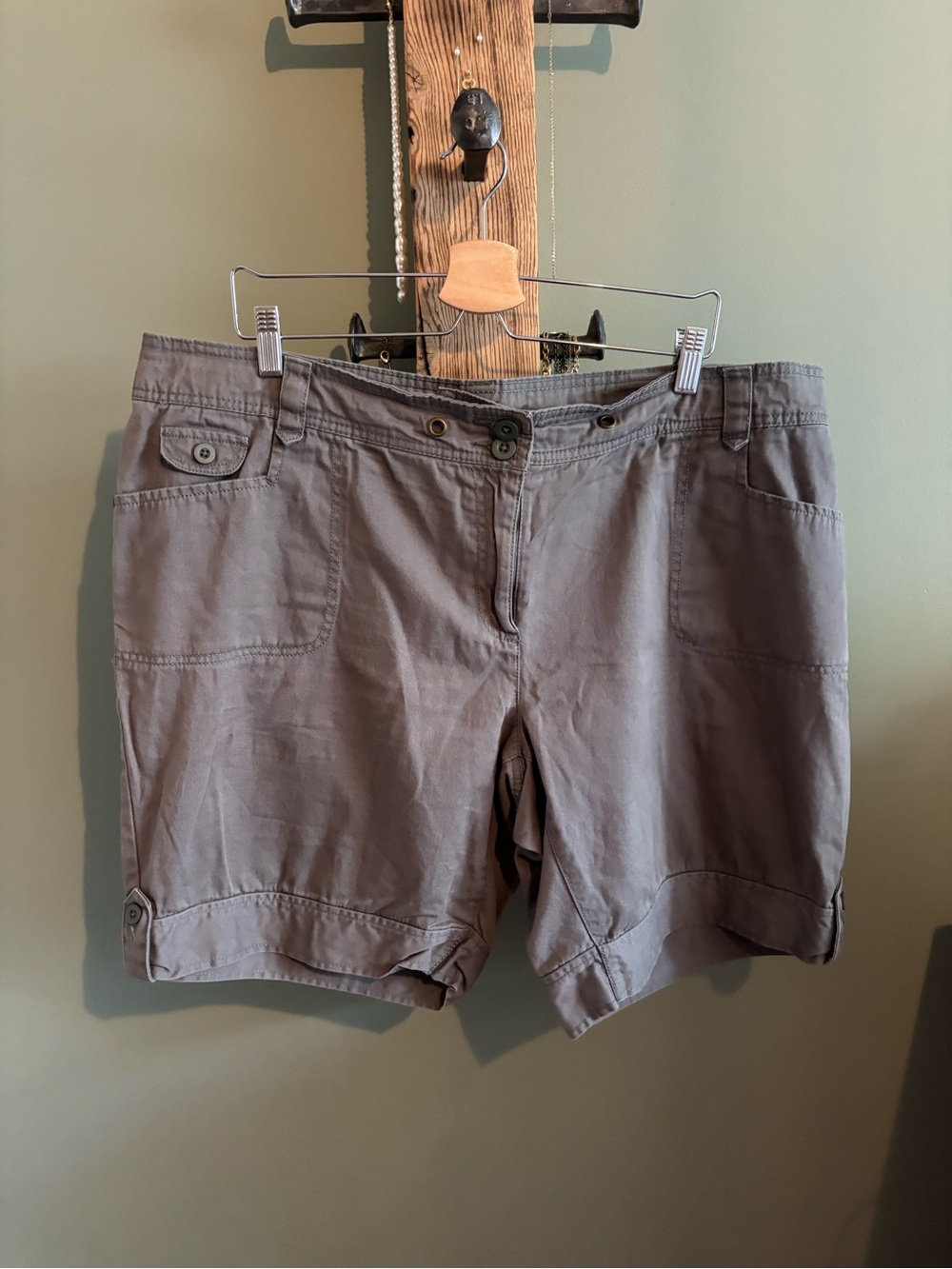 Reitmans Women's Gray Casual Bermuda Shorts